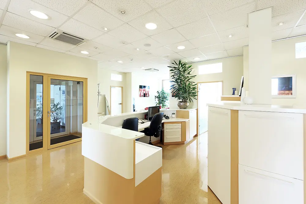 Empfanngsbereich Büro mit Tresen - Gewerbereinigung - Hanover